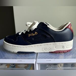 FILA Sneakers